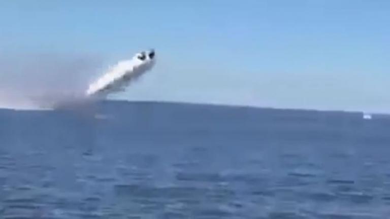 Απίστευτη Τραγωδία! Σκάφος αναποδογύρισε στον αέρα εκτοξεύοντας ανθρώπους! (ΦΩΤΟ&ΒΙΝΤΕΟ)