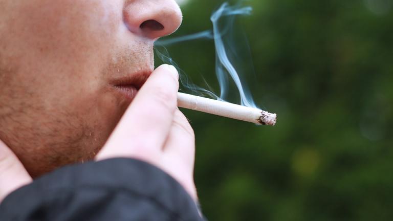 Και όμως! Οι καπνιστές βρίσκουν δυσκολότερα δουλειά!
