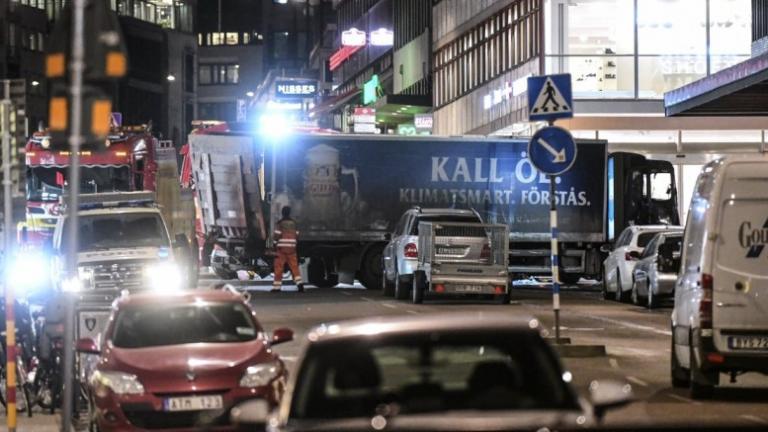 Σουηδία: Ο κύριος ύποπτος για την επίθεση με φορτηγό στη Στοκχόλμη «παραδέχεται ένα τρομοκρατικό έγκλημα»