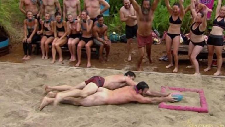 Survivor: Παίκτης έμεινε ολόγυμνος και συνέχισε μέχρι να κερδίσει  