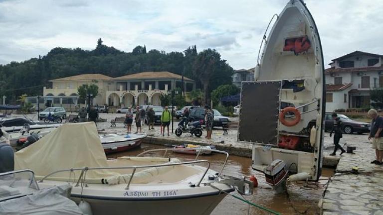 Παραλία Συβότων... Σαν να πέρασε τυφώνας!