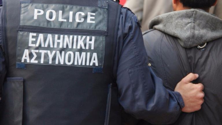 Συλλήψεις για παράνομη μεταφορά μεταναστών στη Θεσσαλονίκη