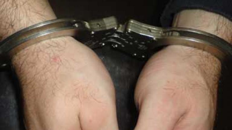 Σύλληψη 29χρονου, στο αυτοκίνητο του οποίου βρέθηκαν μαχαίρι και σιδηρογροθιά