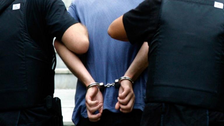  Συνελήφθη 28χρονος που μετέφερε στη βαλίτσα του 12 κιλά κάνναβης