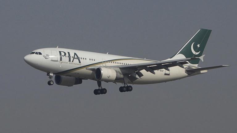 Συνετρίβη αεροπλάνο με δεκάδες επιβάτες στο Πακιστάν