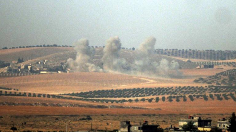 Τουλάχιστον 20 άμαχοι νεκροί σε τουρκικούς βομβαρδισμούς σε χωριό της βόρειας Συρίας