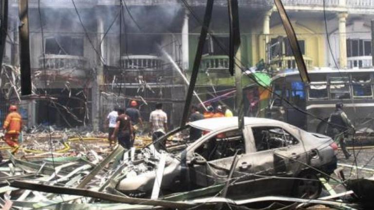 Μπαράζ επιθέσεων στην Ταϊλάνδη με 4 νεκρούς και δεκάδες τραυματίες