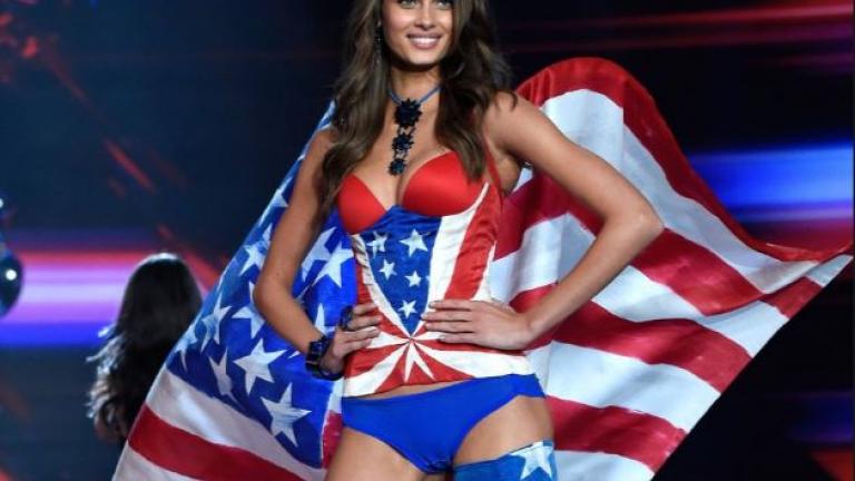 Πάρις Χίλτον, Αγγελάκια της Victoria's Secret και άλλοι γιορτάζουν την Ημέρα Ανεξαρτησίας της Αμερικής!