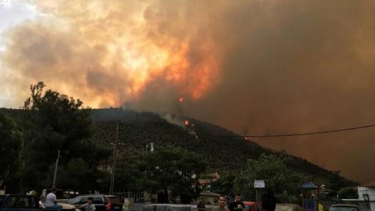 Δυνάμωσαν οι άνεμοι στην Θάσο-Ανεξέλεγκτη η φωτιά-Τραυματίστηκε πυροσβέστης (ΦΩΤΟ+ΒΙΝΤΕΟ)