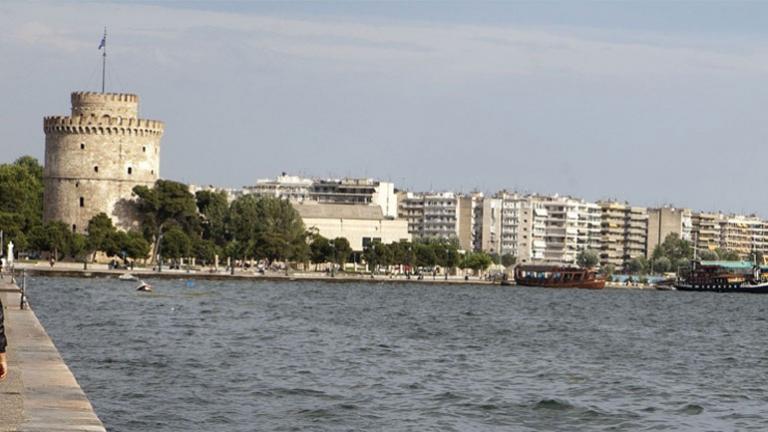 Τα ΕΛΠΕ και 6 ακόμα εταιρείες καθαρίζουν τον Θερμαϊκό