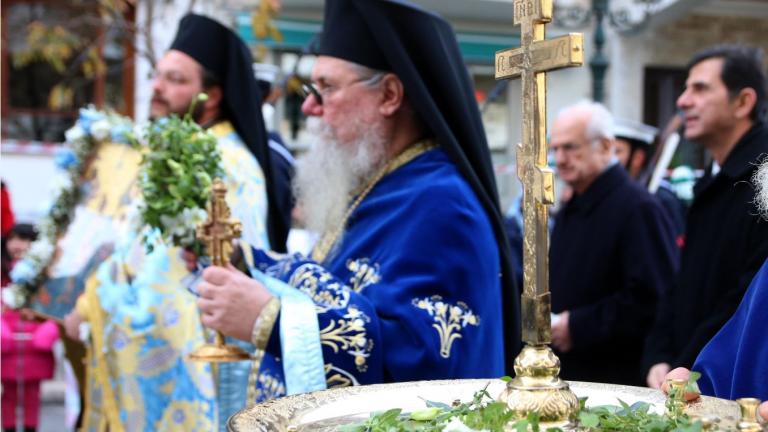 Θεσσαλονίκη: Τελετή Αγιασμού των υδάτων στον Θερμαϊκό