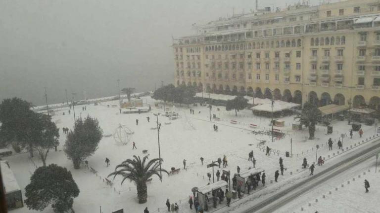 Θεσσαλονίκη: Να κρατήσουν κλειστά αύριο τα καταστήματά τους προτείνει στα μέλη του ο Εμπορικός Σύλλογος