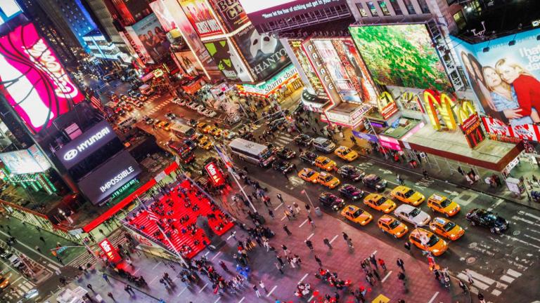 Στη σύλληψη ενός κατοίκου της Νέας Υόρκης προχώρησαν οι ομοσπονδιακές αρχές με την κατηγορία ότι ετοιμαζόταν να προκαλέσει μακελειό στην Times Square