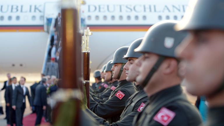 «Καρφιά» Άγκυρας προς Γερμανία για την παραχώρηση ασύλου στους πραξικοπηματίες