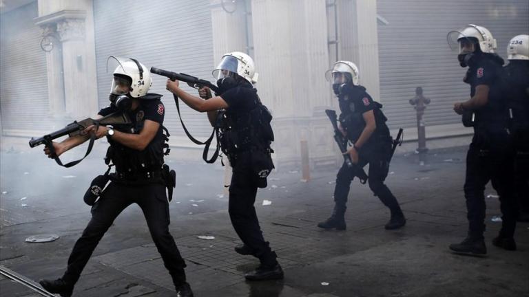 Πραξικόπημα στην Τουρκία: Ραγδαίες εξελίξεις – Εισβολή από τις ειδικές δυνάμεις της Αστυνομίας στη σχολή Ικάρων της Τουρκίας!
