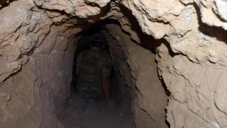 Οι Τούρκοι στρατιώτες κυνηγούν Κούρδους αντάρτες μέσα στα τούνελ – Φωτό