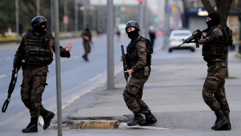 Πυροβολισμοί έξω απο αστυνομικό τμήμα στην Γκαζιαντέπ