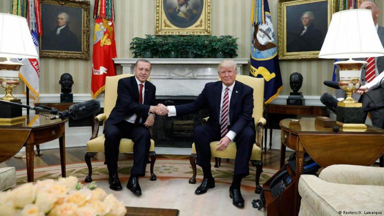 Δεν κρύφτηκαν οι διαφορές μεταξύ ΗΠΑ και Τουρκίας