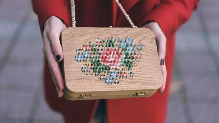 Ξύλινες τσάντες; Το είδαμε και αυτό! 