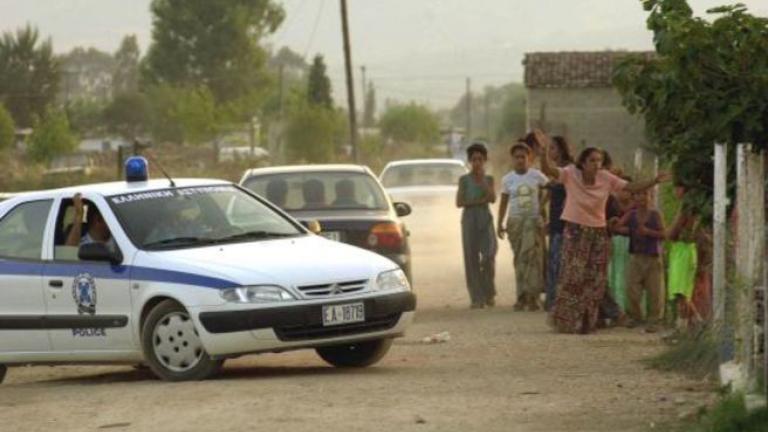 Ανήλικοι ΡΟΜΑ σταματούσαν διερχόμενους οδηγούς με ρόπαλα και τους λήστευαν