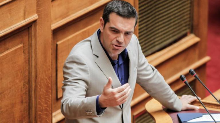 Τσίπρας: Το Εθνικό σύμβολο έχουν δικαίωμα να το κρατούν όλοι 