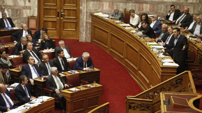 «Άγρια» κόντρα Τσίπρα-Μητσοτάκη για το χρέος 