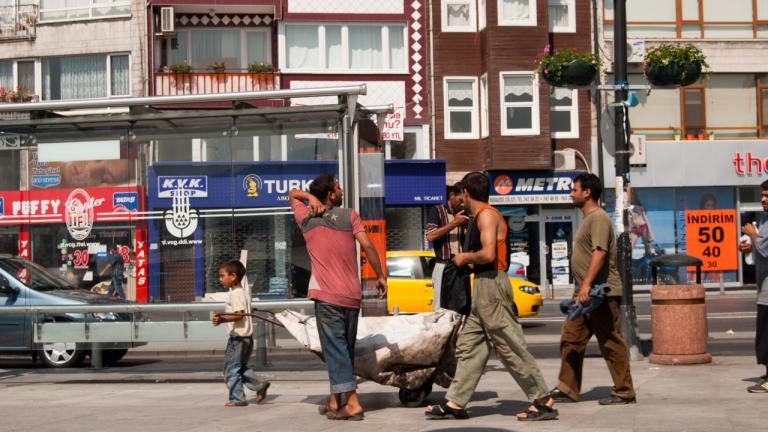 Σε "ακατάλληλη για επένδυση" υποβάθμισε ο οίκος Moody's την Τουρκία