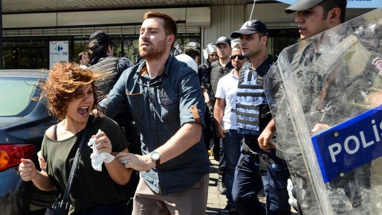 Ο Ερντογάν συνέλαβε και 2 δασκάλες που έκαναν απεργία πείνας