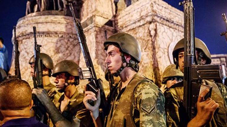 Πραξικόπημα στην Τουρκία: 100 στρατιώτες συνελήφθησαν σε αεροπορική βάση στο Ντιγιάρμπακιρ