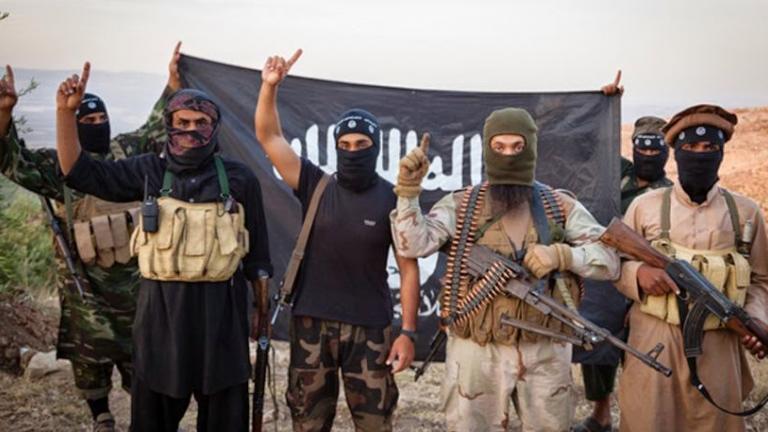 Βίντεο-σοκ με καμικάζι του ISIS που ανατινάζεται στο δρόμο!