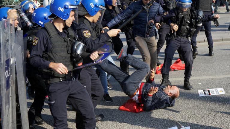 Άγκυρα: Ξύλο από αστυνομικούς εις βάρος διαδηλωτών (ΦΩΤΟ) 