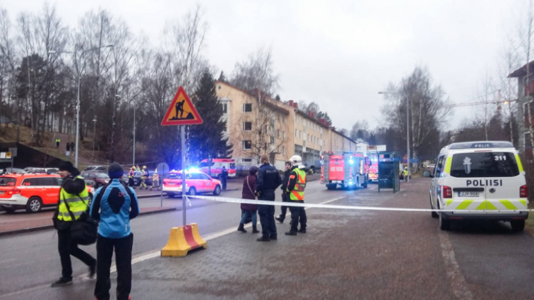 Φινλανδία: Αυτοκίνητο φέρεται να έπεσε πάνω σε πλήθος, στο Ελσίνκι 