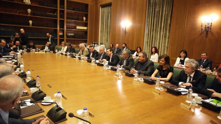 Αλ. Τσίπρας στο Υπουργικό Συμβούλιο: Κλόιμα αισιοδοξίας για να περάσουν τα δυσβάσταχτα μέτρα στη βουλή και στην κοινωνία