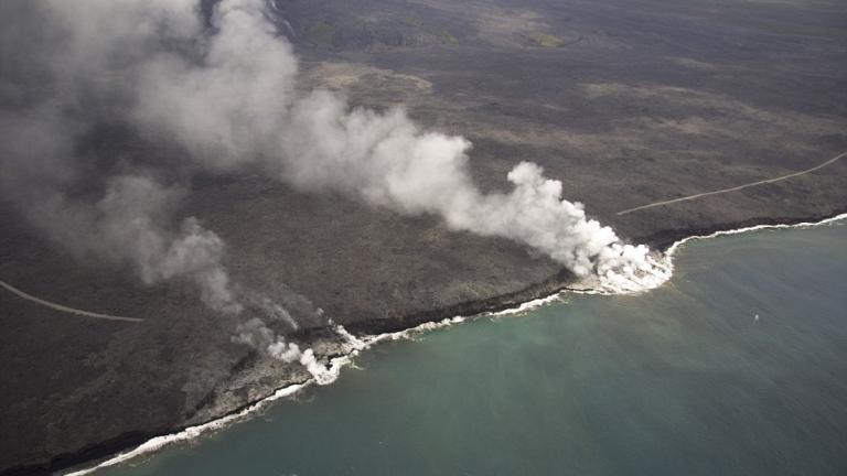 Εντυπωσιακές εικόνες και βίντεο από το πιο ενεργό ηφαίστειο του κόσμου!