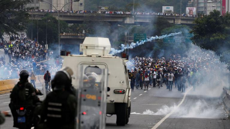 Βενεζουέλα: Χιλιάδες διαδηλωτές στους δρόμους του Καράκας και νέα επεισόδια