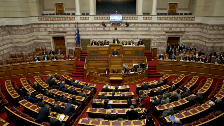 Live η συζήτηση στη Βουλή για ανέγερση τεμένους στην Αθήνα