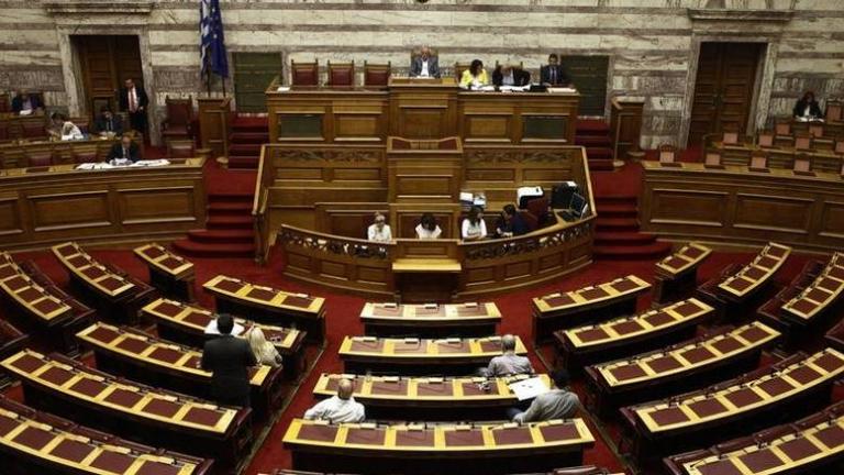 Διεκόπη η συνεδρίαση της Βουλής λόγω μη απαρτίας