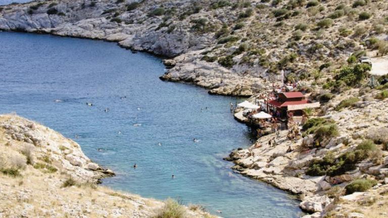 Βρέθηκε σορός άνδρα στα Λιμανάκια της Βουλιαγμένης