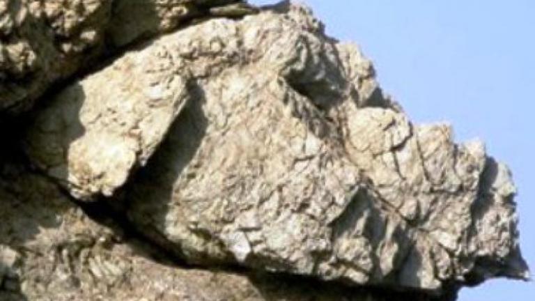 Βράχος έπεσε στο κεφάλι τουρίστριας στη Ζάκυνθο 