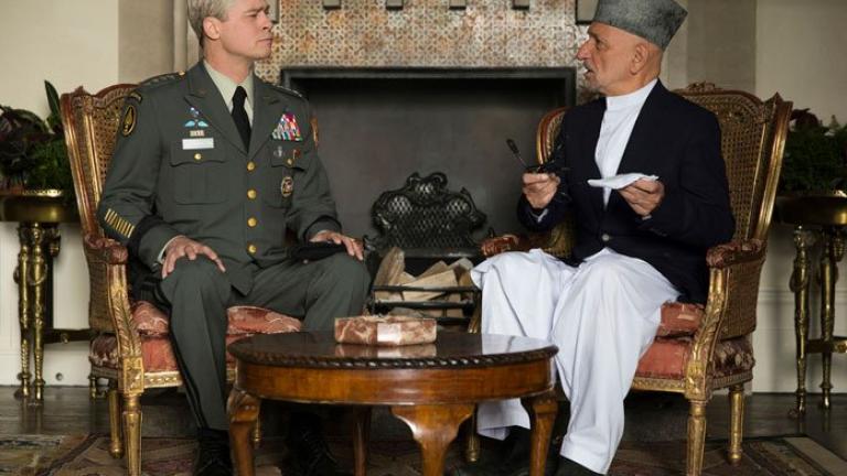 War Machine: Σάτιρα, Πολιτική και Μπραντ Πιτ με πλατινέ μαλλί