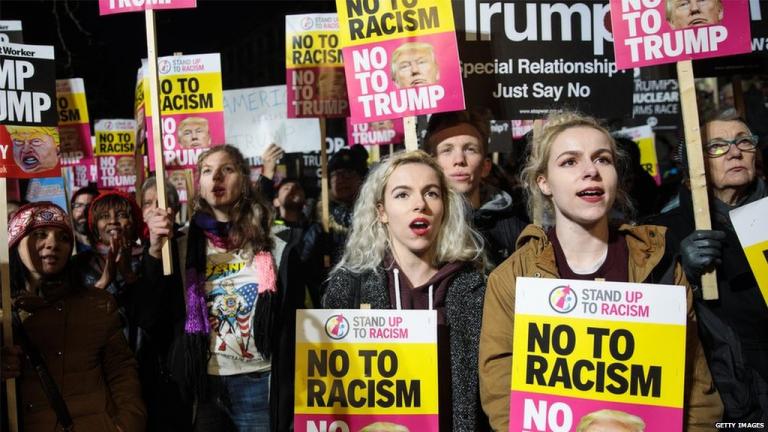 Διαδηλώσεις γυναικών σε όλο τον κόσμο εναντίον του Τραμπ