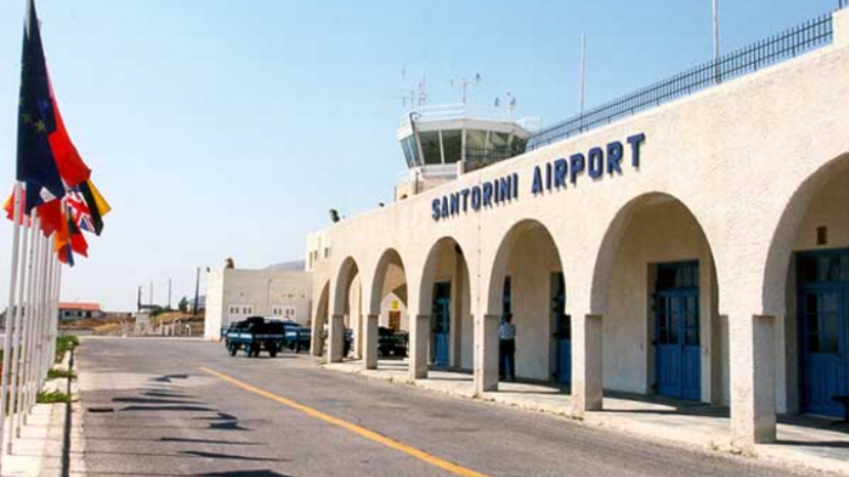 Εκτός λειτουργίας προσωρινά λόγω μικροατυχήματος το αεροδρόμιο της Σαντορίνης