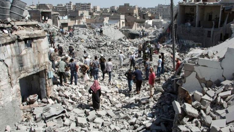 Συρία: Σφοδρός βομβαρδισμός του Χαλεπίου από ρωσικά αεροσκάφη για δεύτερη συνεχή ημέρα