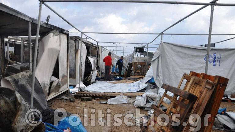 Φωτιά έβαλαν στη δομή φιλοξενίας της Σούδας στη Χίο οι μετανάστες