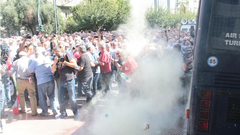 ΝΔ για τα χημικά στους συνταξιούχους: Οπτικοποιείται η κατάρρευση της κυβέρνησης