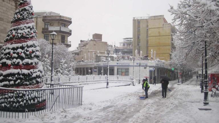 Κλειστά σχολεία και προβλήματα στο ορεινό οδικό δίκτυο της Δ. Μακεδονίας εξαιτίας του χιονιά