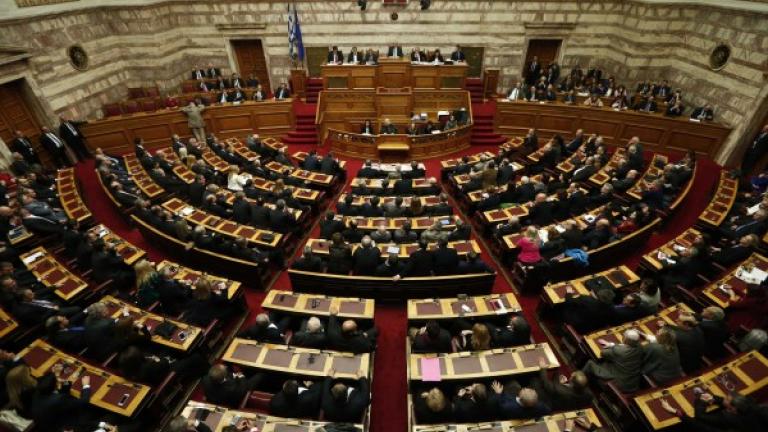 Υπερψηφίστηκαν από ΣΥΡΙΖΑ - ΑΝΕΛ οι τροπολογίες με τα εκκρεμή προαπαιτούμενα για την εκταμίευση της πρώτης δόσης