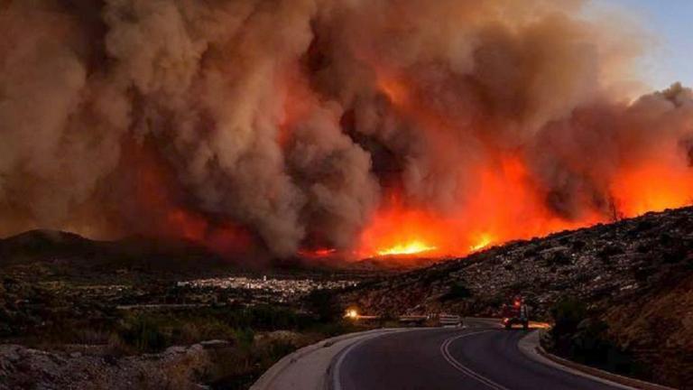 Νέος σύμμαχος της Πυροσβεστικής στη μάχη κατά της φωτιάς στη Ζάκυνθο (ΦΩΤΟ-ΒΙΝΤΕΟ)