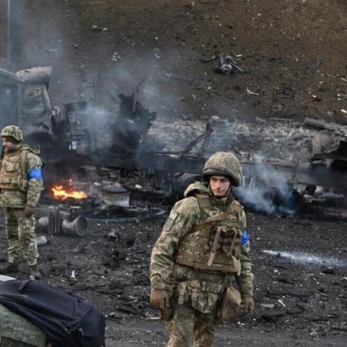 Η Ρωσία βομβαρδίζει το σιδηροδρομικό δίκτυο για να «παραλύσει» τις μεταφορές στρατιωτικού υλικού, σύμφωνα με πηγή του Κιέβου