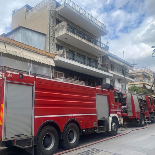 Θεσσαλονίκη: Μεγάλη φωτιά σε πολυκατοικία